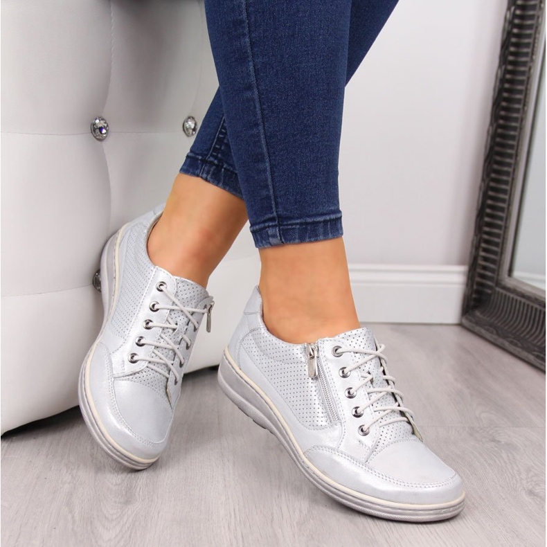 Bőr női cipő cipzárral, ezüst Helios 357 1