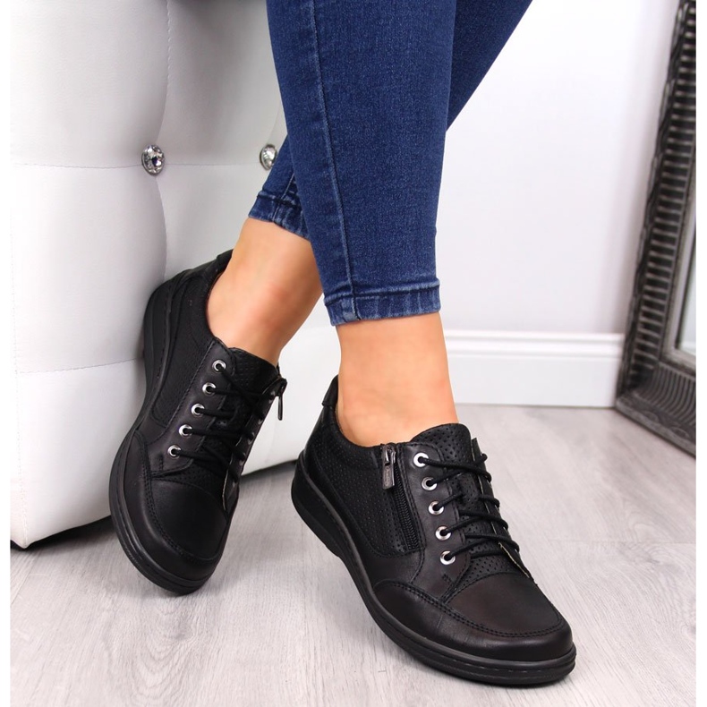 Bőr női cipő cipzárral fekete Helios 357 1