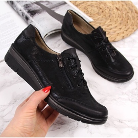 Fekete fényes bőr cipő Helios 334 1