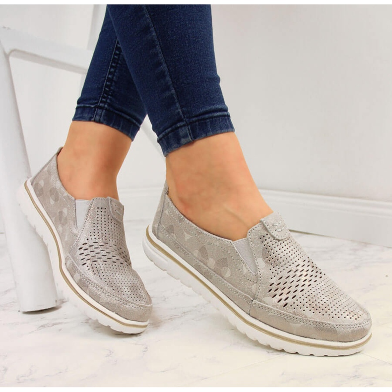 Női arany áttört bőrcipő Jezzi aranysárga 1