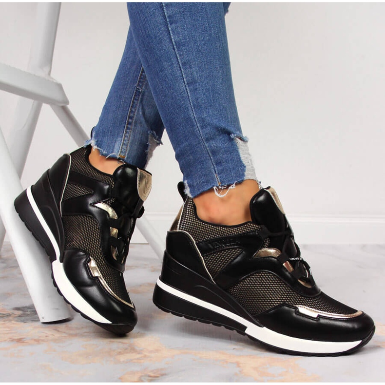 Női fekete ékszeres tornacipő Vinceza aranysárga 1