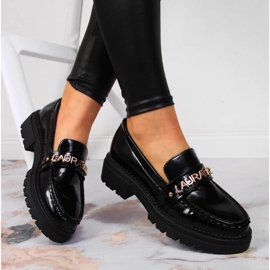 Fekete lakkozott női cipő Laura La.Fi felirattal 2