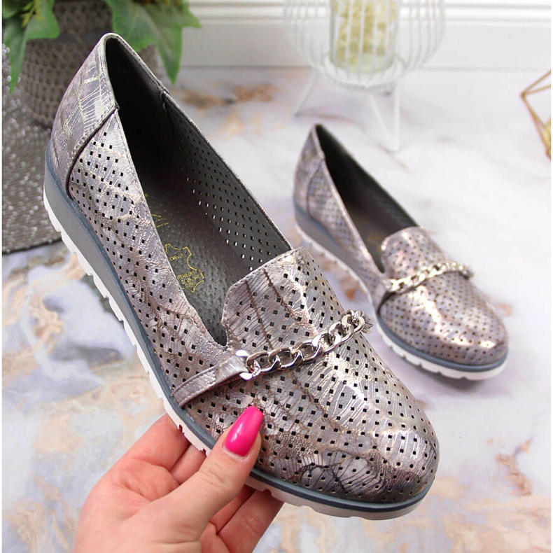 Női áttört cipő Lavender Jezzi lánccal ibolya sokszínű 1