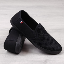 Fekete Atletico áttört férfi tornacipő 1