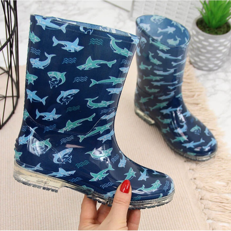 T.Sokolski Sötétkék cápák fiú kalósai, T. Sokolski 1