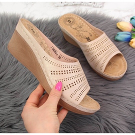 Női arany áttört ék Jezzi papucs aranysárga 2