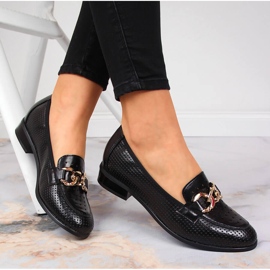 Fekete áttört cipő Potocki lánccal 1