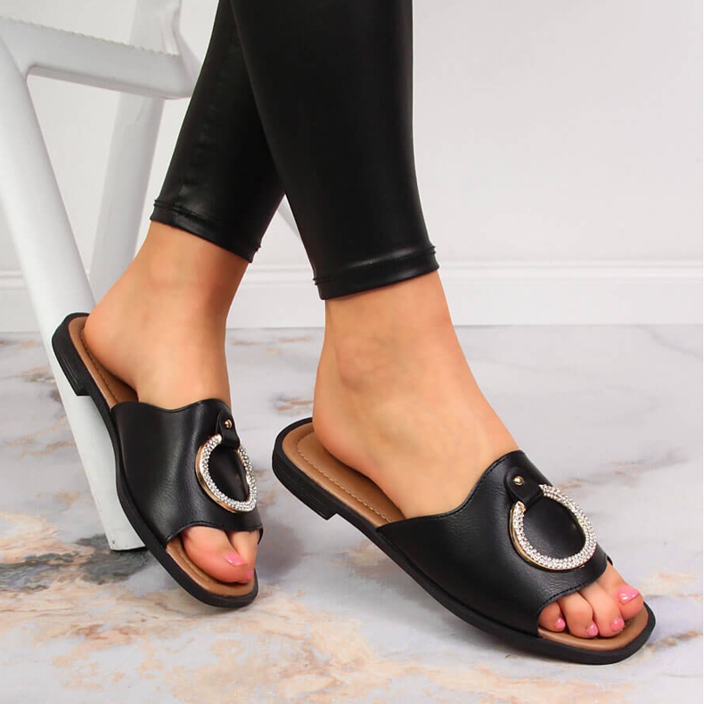 Fekete női papucs Potocki díszítéssel 1