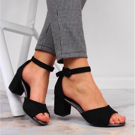 Fekete Vinceza női szandál a poszton 1