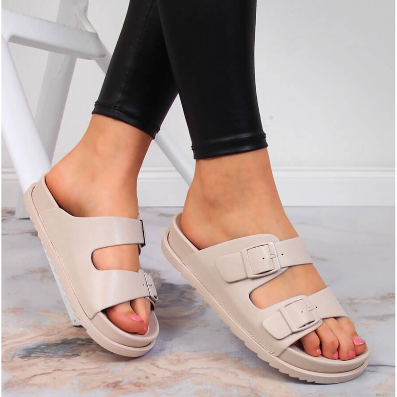 S.Barski Női gumipapucs csatos bézs S. Barski 1