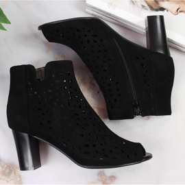 Női tavaszi csizma fekete Jezzi áttört oszlopon 2