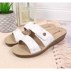 Fehér Inblu tépőzáras női papucs 2