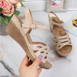 Kényelmes női szandál bézs Jezzi éksarkú 1