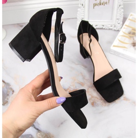 Fekete Vinceza női szandál a poszton 1