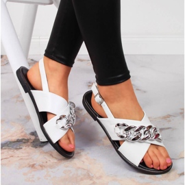 Női szandál fehér Vinceza lánccal 1