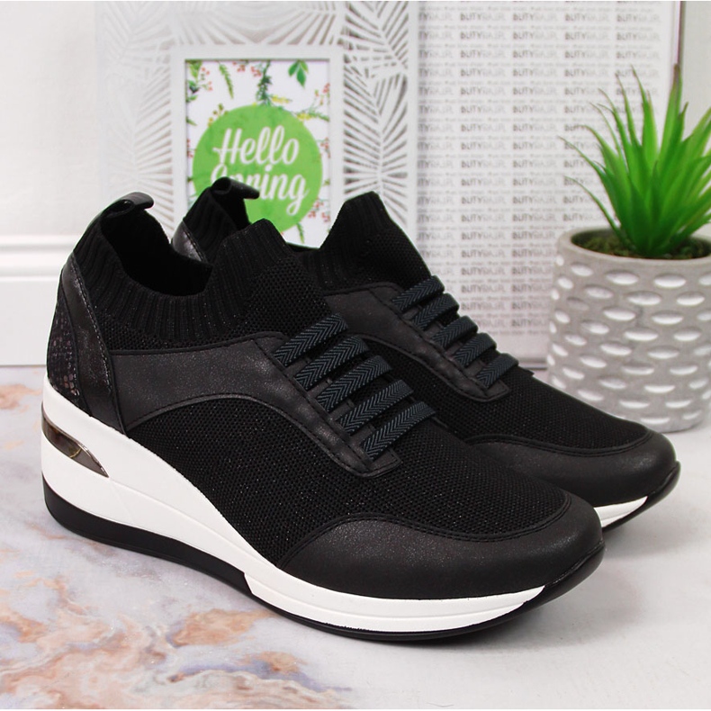 Női fekete ékcipő, fekete Artiker cipő 2