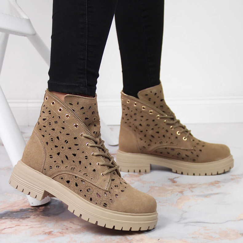 Női áttört tavaszi bőrcsizma bézs Filippo 2