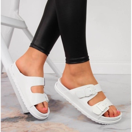 S.Barski Női gumipapucs csatos fehér S. Barski 1