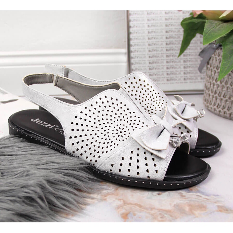 Női szandál ezüst Jezzi masnival 2