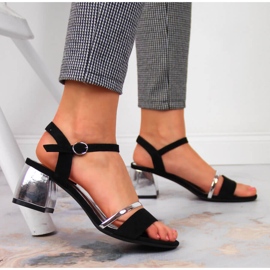 Fekete és ezüst szandál a poszton, Sergio Leone 2