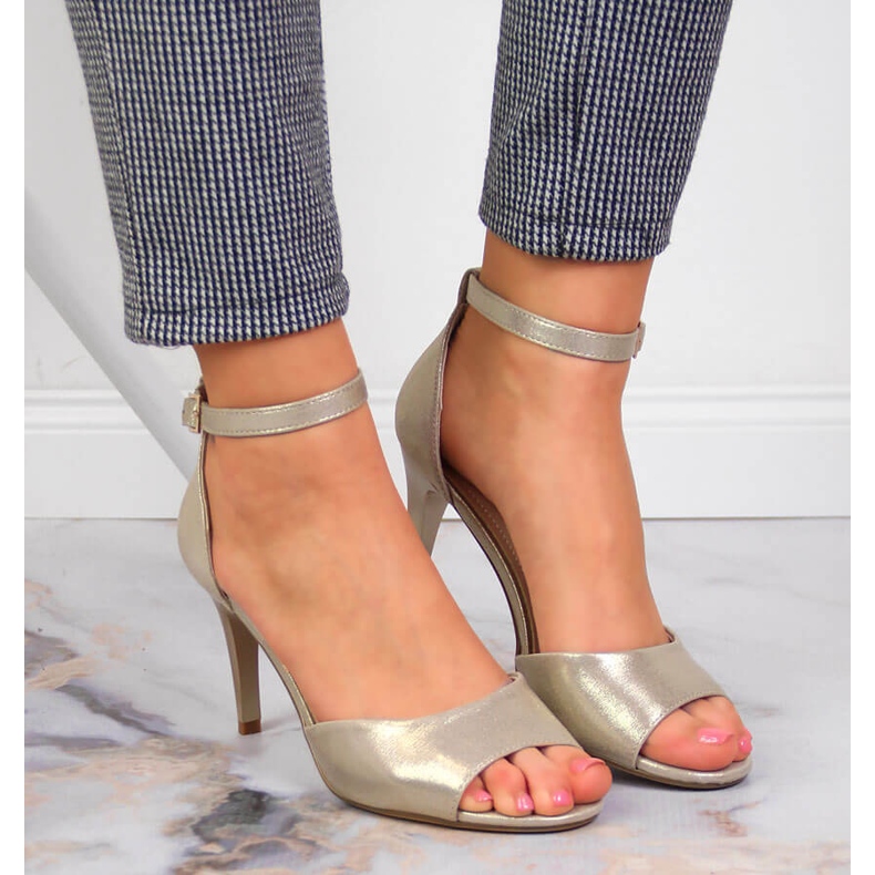 Női szandál arany magas sarkú Sergio Leone aranysárga 2