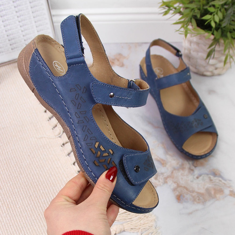 Helios 266 sötétkék női bőr szandál tépőzárral 1