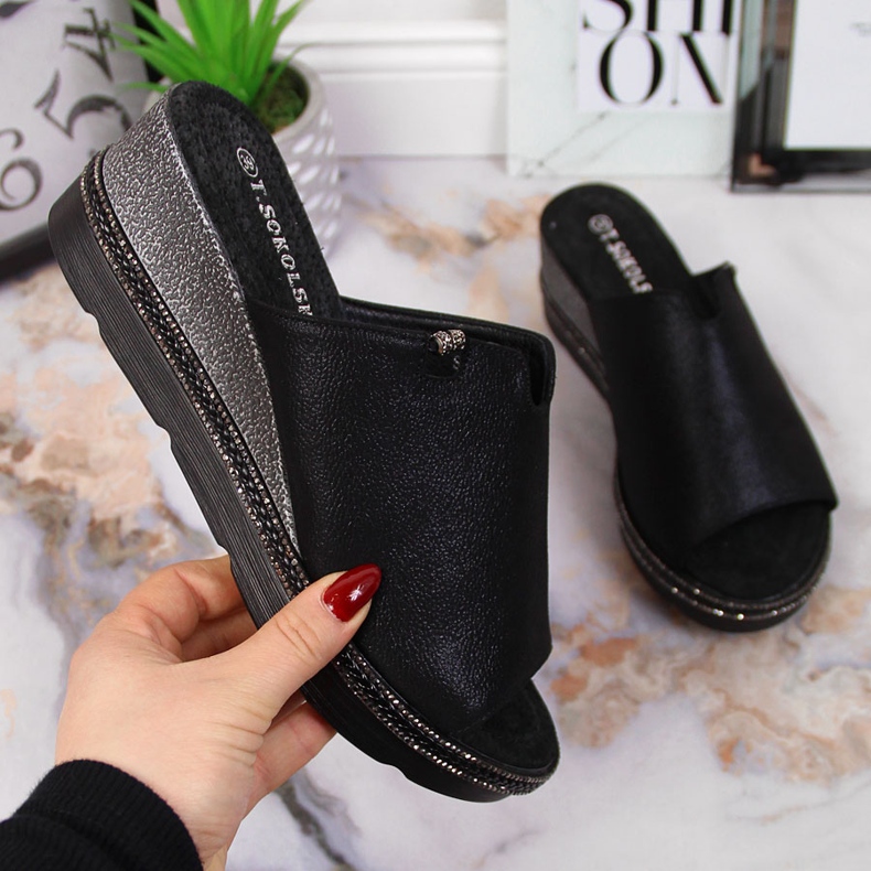 Női fekete ékpapucs T.Sokolski 1