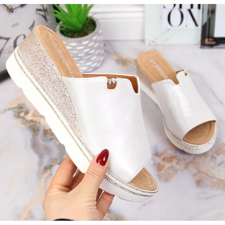 Ezüst női papucs éken T.Sokolski 2