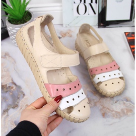 Női bőr szandál áttört Artiker-vel bézs 1