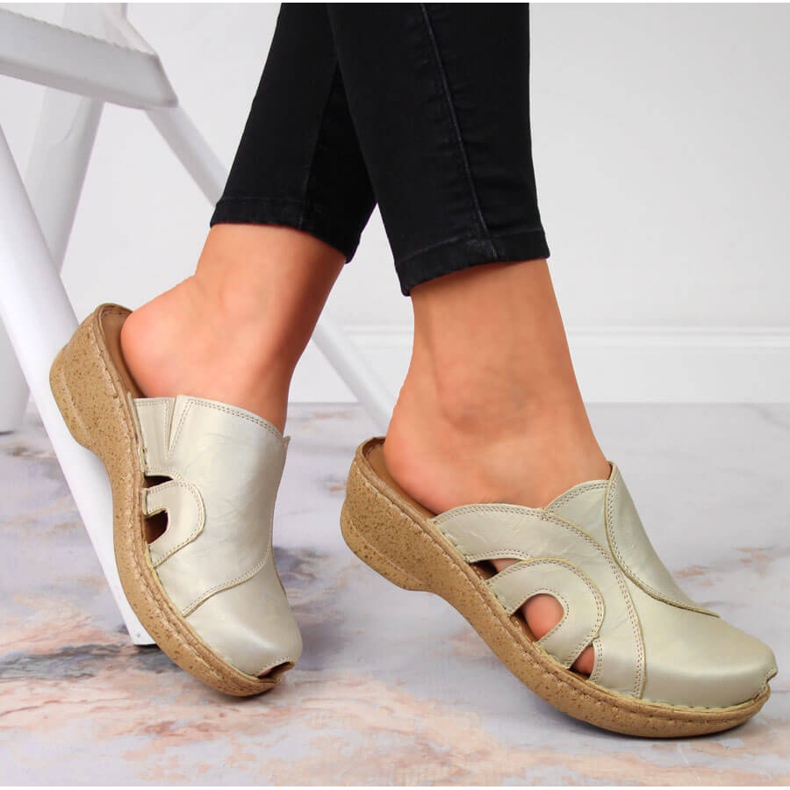 Arany bőr ékpapucs Łukbut 650 aranysárga 1