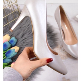 Pumpák egy ezüstgyöngy Sergio Leone sarkon 1