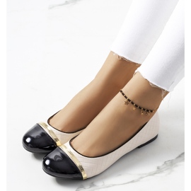 Bézs színű női balerinák Petra fekete 1