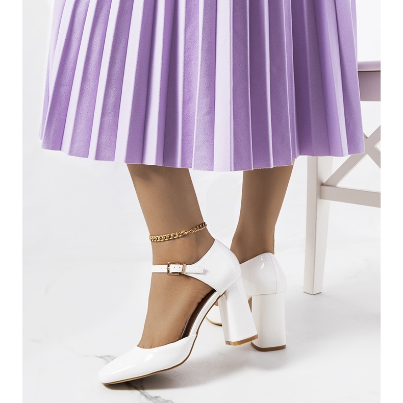 Fehér szivattyúk a Kelemen oszlopon 1