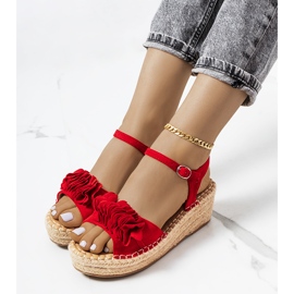 Piros espadrillák a Straden platformon 1