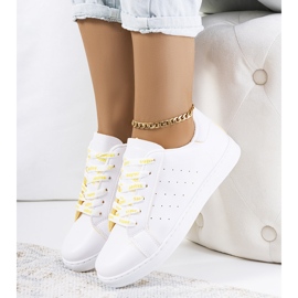 Koho fehér és sárga sportcipő 1