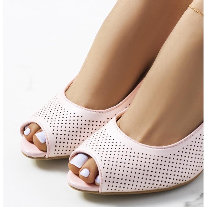 Ware rózsaszín áttört szandál bézs 1