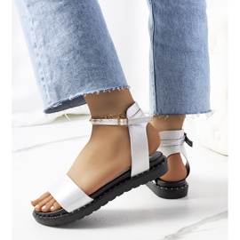 Perunka női fehér szandál 2 Perunka női fehér szandál 2