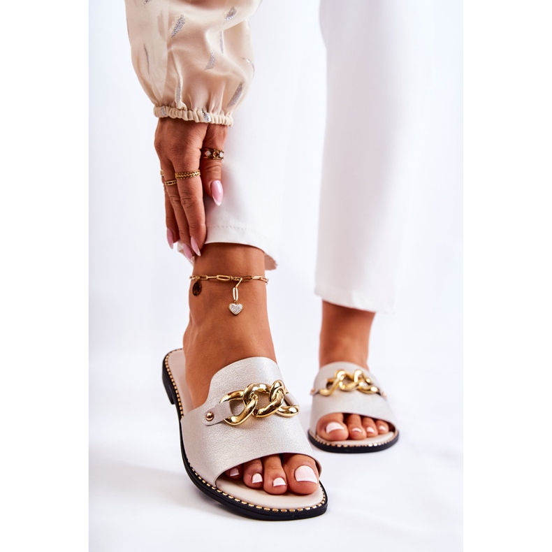 S.Barski Divatos papucs lánccal egy lapos sarkú arany finomság aranysárga 1