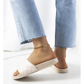 Kate bézs steppelt papucs 2