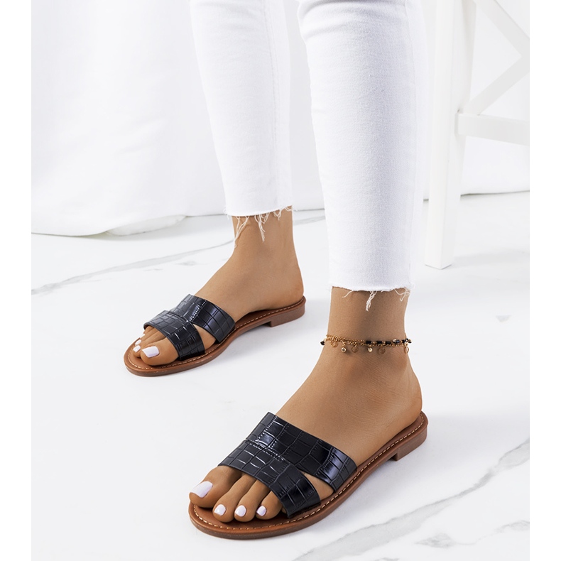 Mila elegáns fekete papucsai 1