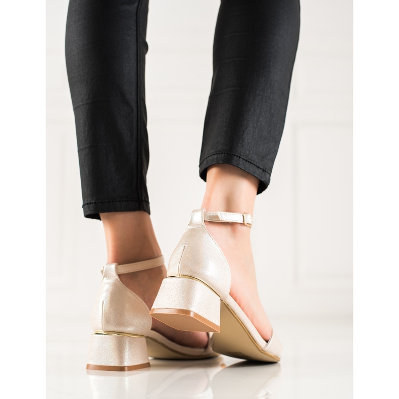 Goodin Fényes szandál aranysárga 1