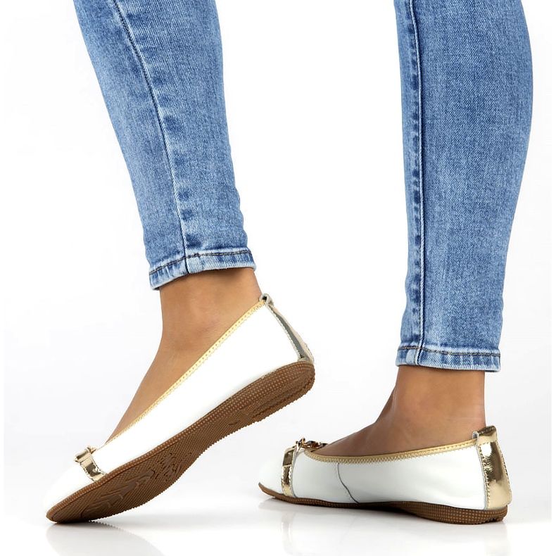 Bőr balett lakások lánccal Filippo DP3709/22 fehér 2