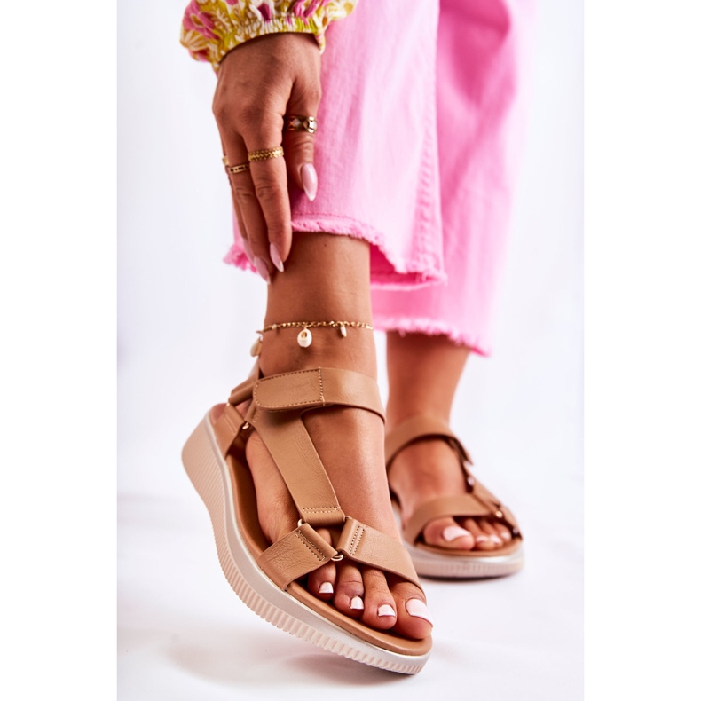 PE1 Női szandál tépőzárral Camel Clarisse barna 1