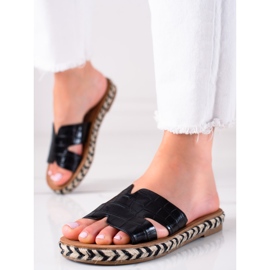 MIKA Divatos fekete papucs 1