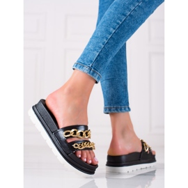 WELLSPRING Divat Papucs láncokkal fekete 1