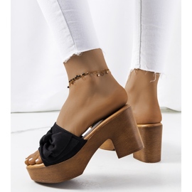 Fekete magas sarkú Sarthe papucs 1