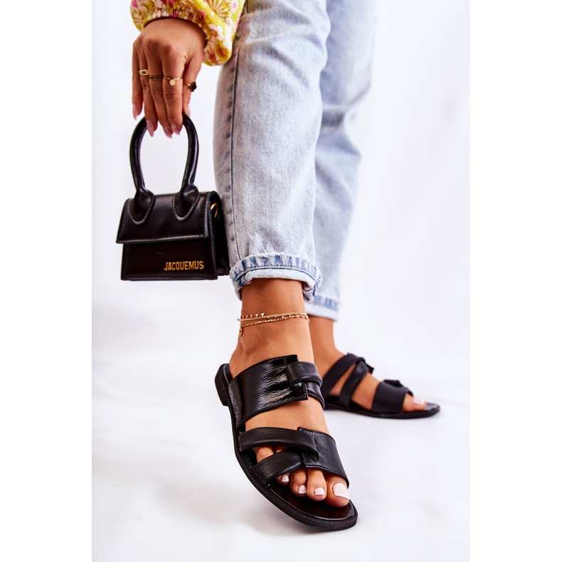 Kényelmes bőr női papucs Maciejka 05549-01 Fekete 1