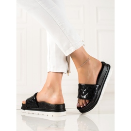 Small Swan Steppelt Papucsok A Platformon fekete 1