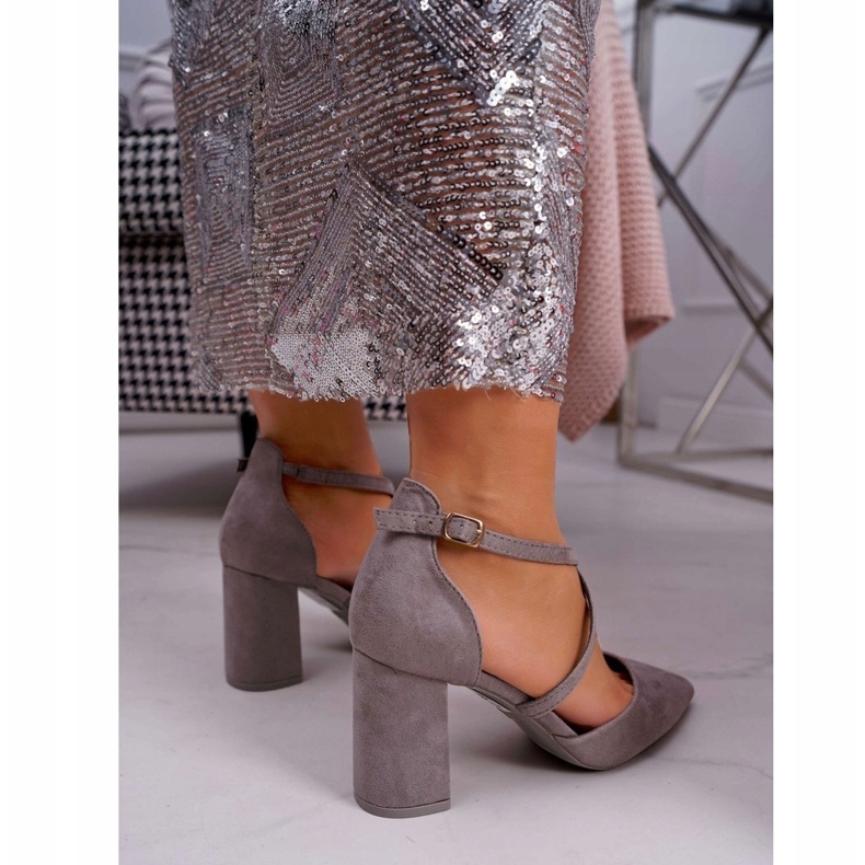 Női pumpák a sarkán Spitz szürke színben 4