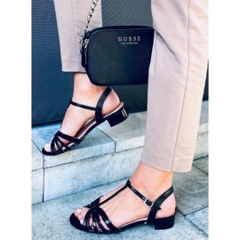 Sparkle Black alacsony sarkú szandál fekete 2